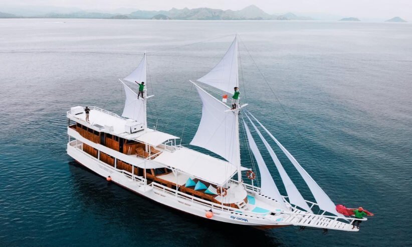 Giona Phinisi Sailing Komodo Tour